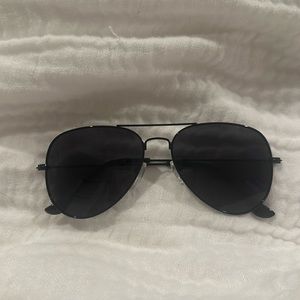 Aviator black sunglasses